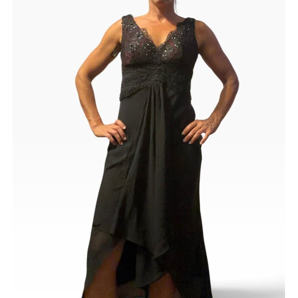 New Sandra Pabst Gown 34/ XS red with black overlay